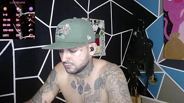 Snapshot of nicolastorres99 chatting on 10.24.25 nicolastorres99 online show from 10.24.25