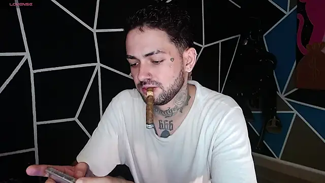 Snapshot of nicolastorres99 chatting on 10.27.25 nicolastorres99 online show from 10.27.25