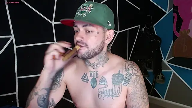 Snapshot of nicolastorres99 chatting on 10.28.25 nicolastorres99 online show from 10.28.25