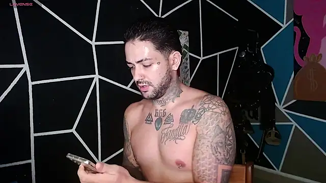 Snapshot of nicolastorres99 chatting on 10.29.25 nicolastorres99 online show from 10.29.25