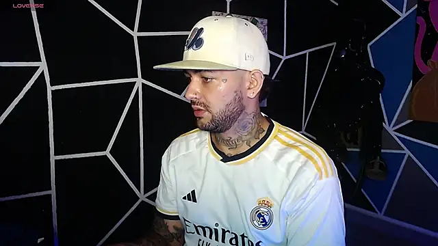 Snapshot of nicolastorres99 chatting on 11.04.25 nicolastorres99 online show from 11.04.25