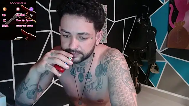 Snapshot of nicolastorres99 chatting on 11.19.25 nicolastorres99 online show from 11.19.25