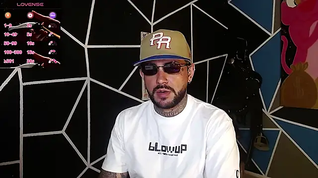 Snapshot of nicolastorres99 chatting on 11.24.25 nicolastorres99 online show from 11.24.25