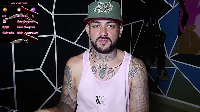 Snapshot of nicolastorres99 chatting on 11.25.25 nicolastorres99 online show from 11.25.25