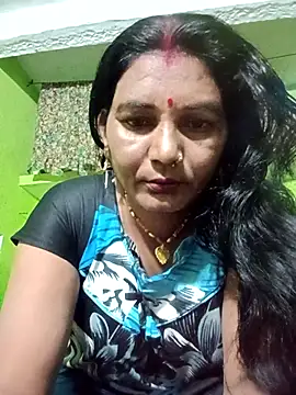 Snapshot of ZIVAA chatting on 02.18.26 ZIVAA online show from 02.18.26