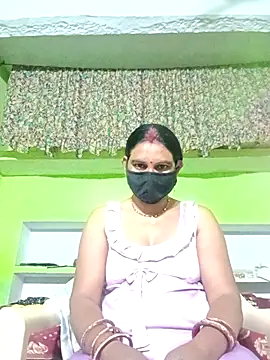 Snapshot of ZIVAA chatting on 04.02.26 ZIVAA online show from 04.02.26