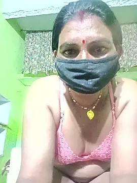 Snapshot of ZIVAA chatting on 04.08.26 ZIVAA online show from 04.08.26