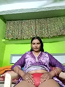 Snapshot of ZIVAA chatting on 04.12.26 ZIVAA online show from 04.12.26