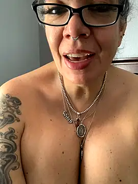 dieseldame1313 online show from 10.14.25