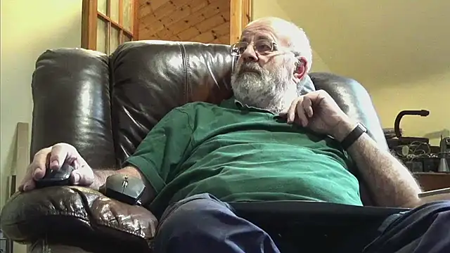 Snapshot of janzer13 chatting on 09.14.25 janzer13 online show from 09.14.25