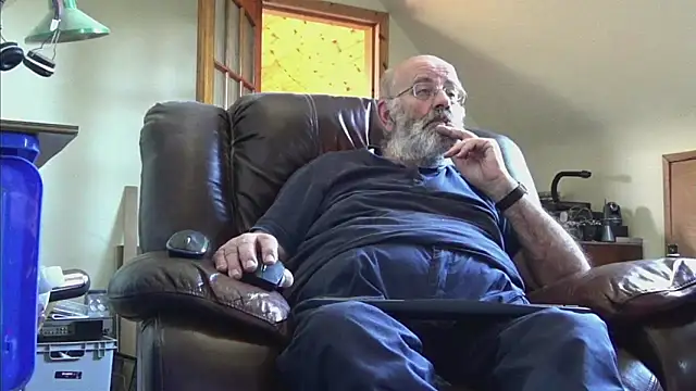 Snapshot of janzer13 chatting on 09.25.25 janzer13 online show from 09.25.25