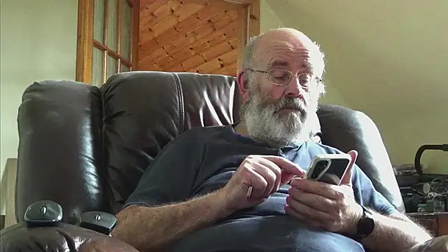 Snapshot of janzer13 chatting on 10.05.25 janzer13 online show from 10.05.25