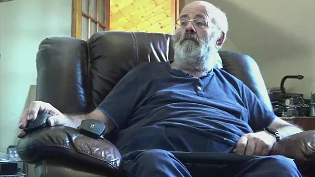 Snapshot of janzer13 chatting on 10.06.25 janzer13 online show from 10.06.25