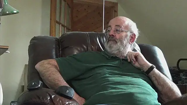 Snapshot of janzer13 chatting on 10.30.25 janzer13 online show from 10.30.25