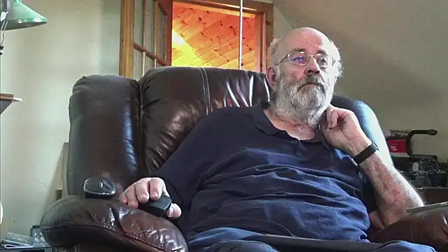 Snapshot of janzer13 chatting on 11.20.25 janzer13 online show from 11.20.25