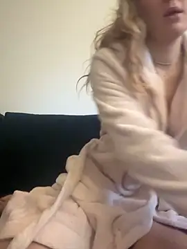 Snapshot of shokatt666 chatting on 12.23.25 shokatt666 online show from 12.23.25