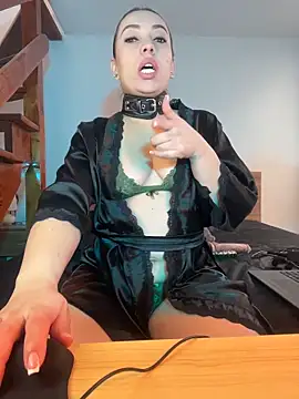 Moon Blake online show from 10.03.25