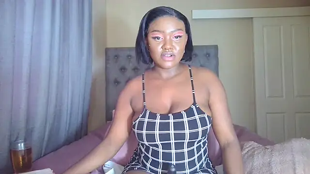 Snapshot of nanababe1 chatting on 03.21.25 nanababe1 online show from 03.21.25