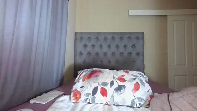 Snapshot of nanababe1 chatting on 09.26.25 nanababe1 online show from 09.26.25