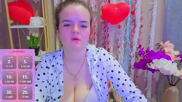 Snapshot of Luisa_Rosee chatting on 02.13.26 Luisa Rosee online show from 02.13.26