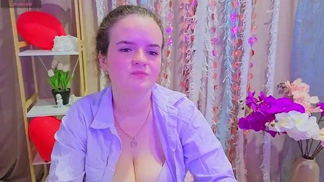 Snapshot of Luisa_Rosee chatting on 02.17.26 Luisa Rosee online show from 02.17.26