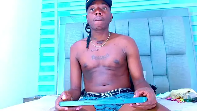 Snapshot of Black_Fire10 chatting on 09.30.25 Black Fire10 online show from 09.30.25