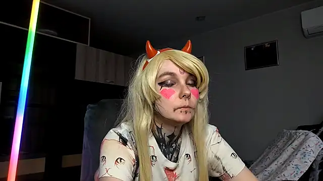 HighelikeGirl online show from 10.11.25