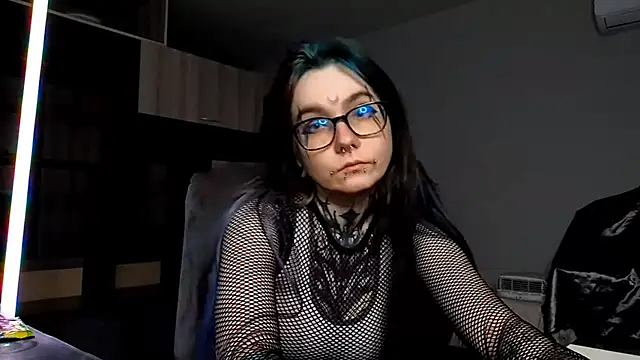 HighelikeGirl online show from 10.19.25