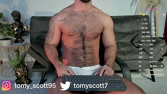 Snapshot of tomy_scott chatting on 12.04.25 tomy scott online show from 12.04.25