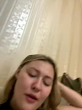 Snapshot of SunshineEmma chatting on 10.07.25 SunshineEmma online show from 10.07.25