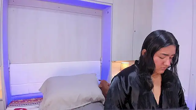 Snapshot of LilyWhitney chatting on 11.20.25 LilyWhitney online show from 11.20.25