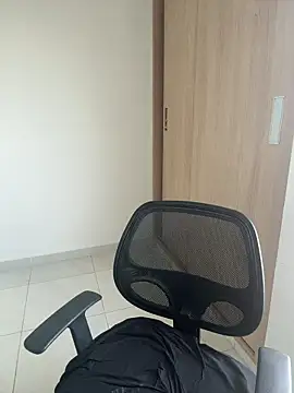 LauraCatalina online show from 10.29.25