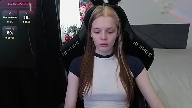 Luna Navy online show from 09.19.25