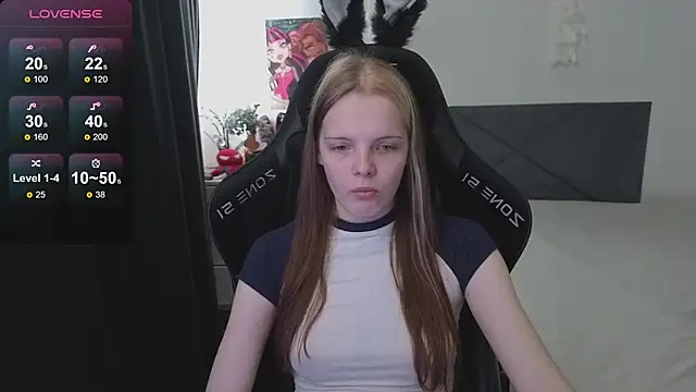 Luna Navy online show from 09.23.25