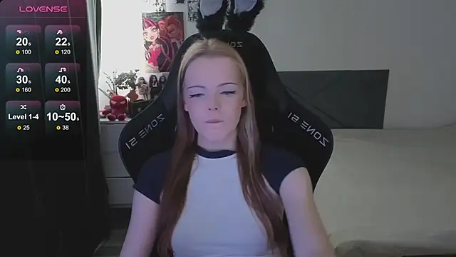 Luna Navy online show from 10.21.25