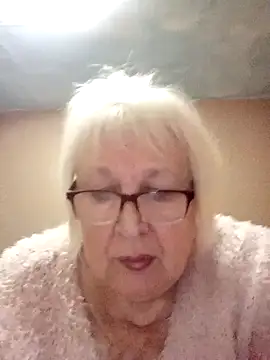 Alexia64231 online show from 10.24.25