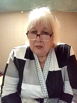 Alexia64231 online show from 10.25.25