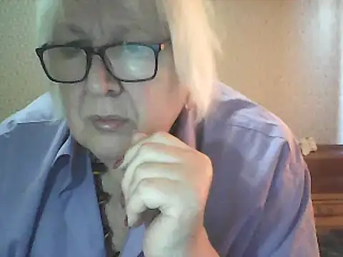 Alexia64231 online show from 10.26.25