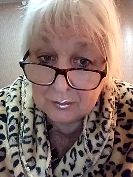 Alexia64231 online show from 10.28.25