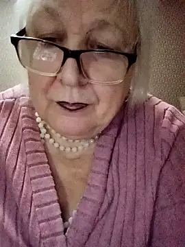 Alexia64231 online show from 11.13.25