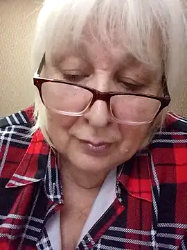 Alexia64231 online show from 11.18.25