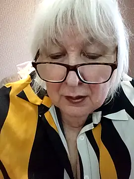 Alexia64231 online show from 11.26.25