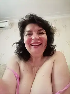 Snapshot of LedyNika chatting on 06.27.26 LedyNika online show from 06.27.26