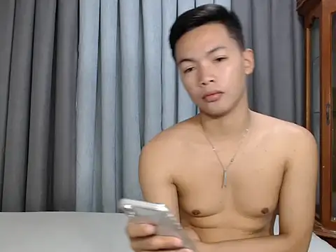 hot emman online show from 10.31.25