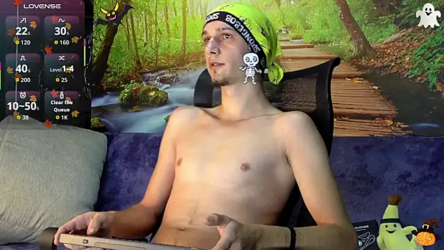 Snapshot of AxelMassimo chatting on 10.31.25 AxelMassimo online show from 10.31.25