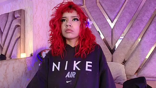 Snapshot of redd_pandaa chatting on 10.18.25 redd pandaa online show from 10.18.25