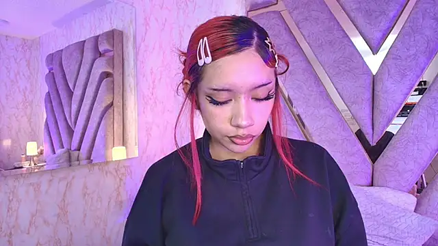 Snapshot of redd_pandaa chatting on 11.18.25 redd pandaa online show from 11.18.25