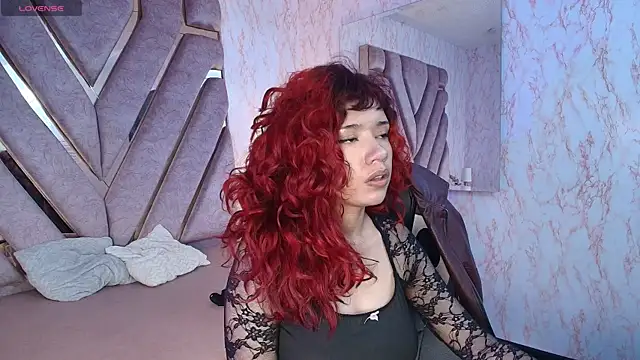 Snapshot of redd_pandaa chatting on 04.09.26 redd pandaa online show from 04.09.26