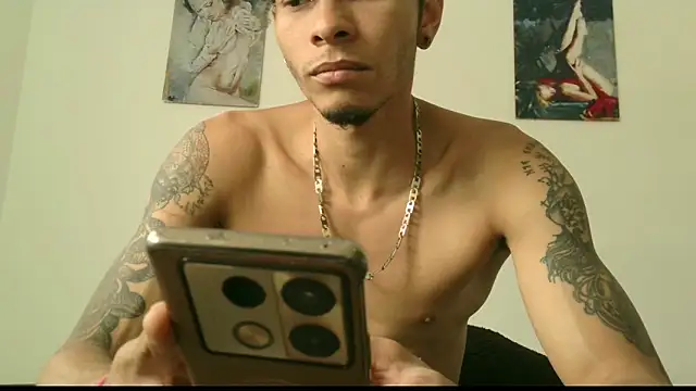 Snapshot of Daniel_laverde chatting on 11.10.25 Daniel laverde online show from 11.10.25