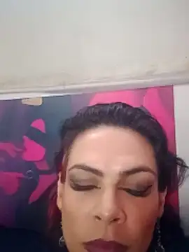 Veronnaink online show from 10.28.25